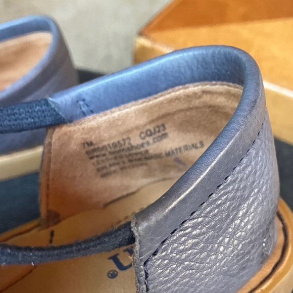 Born Women's Blue Leather Cove Sandals - Picture 2 of 6